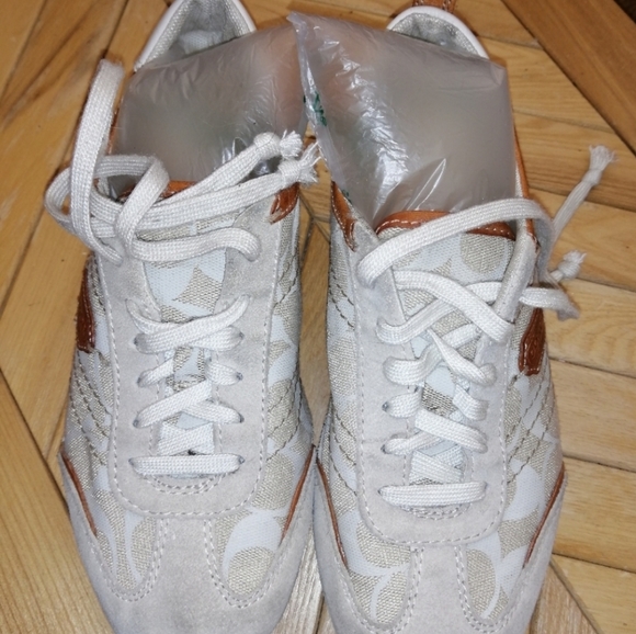 COACH SHOES SIZE 6.5 True to Size - Picture 4 of 4